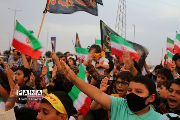 همخوانی سرود سلام فرمانده در میدان مرجعیت قم