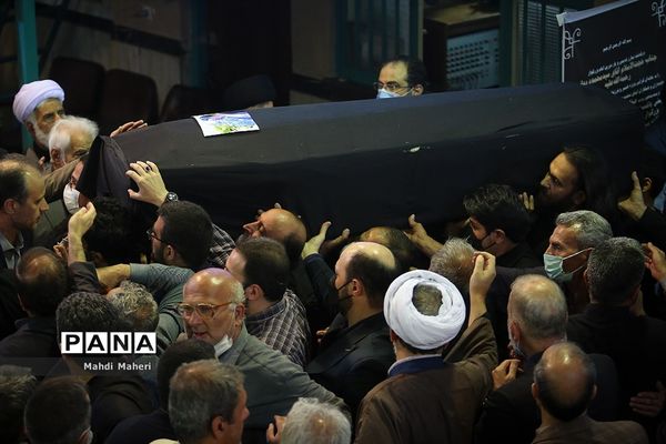 مراسم وداع با پیکر سید محمود دعایی در حسینیه جماران