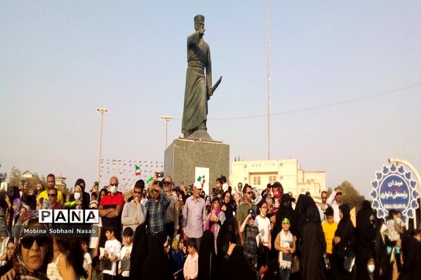اجرای سرود سلام فرمانده در میدان رئیسعلی دلواری بوشهر-1