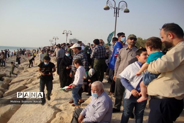 اجرای سرود سلام فرمانده در میدان رئیسعلی دلواری بوشهر-1