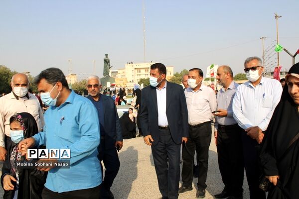 اجرای سرود سلام فرمانده در میدان رئیسعلی دلواری بوشهر-2