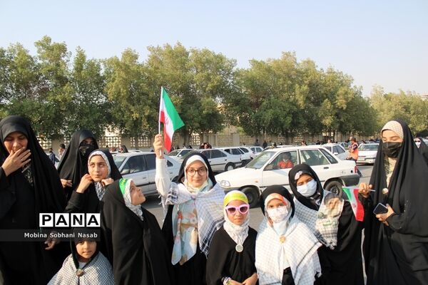 اجرای سرود سلام فرمانده در میدان رئیسعلی دلواری بوشهر-2