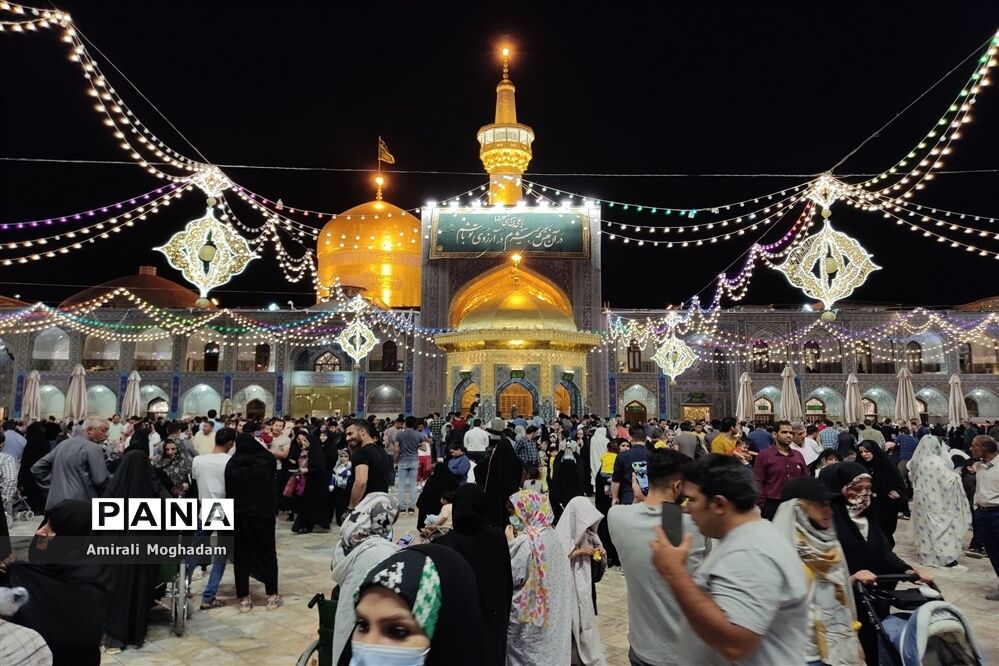 حریم مطهر رضوی در دهه کرامت