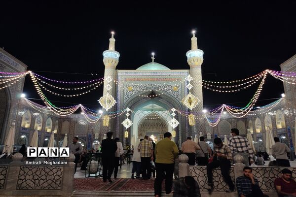 حریم مطهر رضوی در دهه کرامت