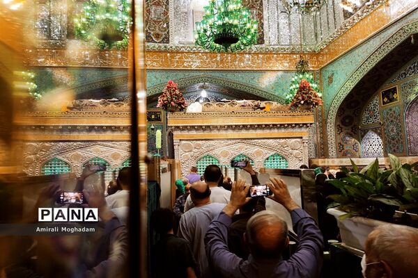 حریم مطهر رضوی در دهه کرامت
