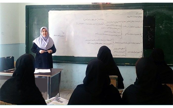 تدریس خصوصی برای دانش‌آموز معلول جسمی حرکتی؛ شیرین‌ترین خاطره معلم فداکار ارومیه‌ای