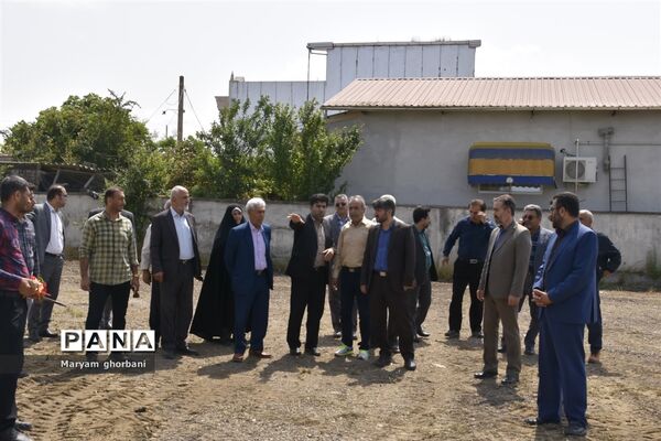 آیین کلنگ‌زنی چمن مصنوعی طرح شهید سلیمانی