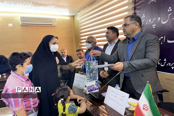 تقدیر از مدیران مدارس منتخب طرح جشنواره تجارب برتر و نوآوری
