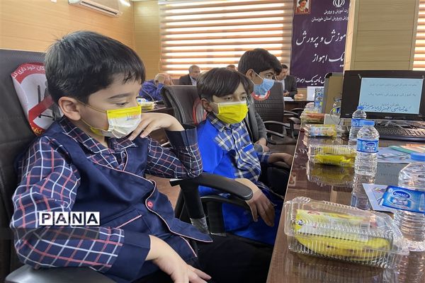 آیین تقدیر از خانواده‌های کوشا در جشنواره رنگین‌کمان ناحیه یک اهواز