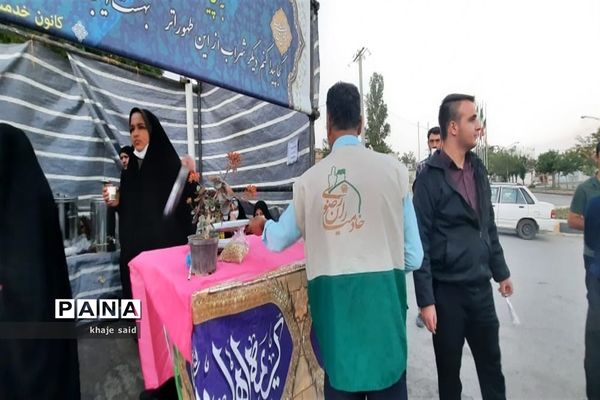 برپایی ایستگاه‌های صلواتی به مناسبت دهه کرامت در فریدونشهر