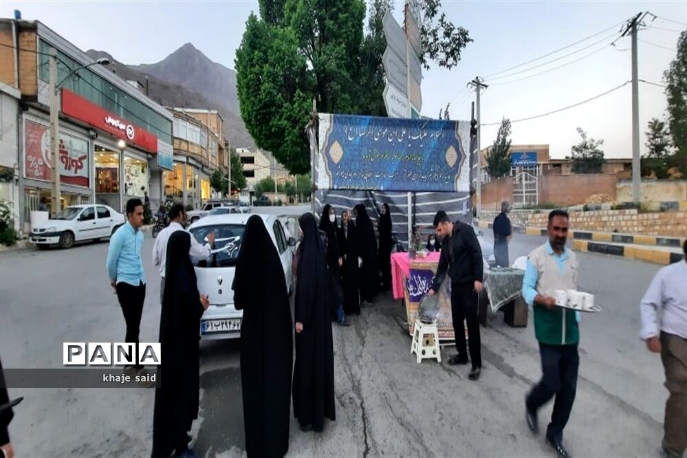 برپایی ایستگاه‌های صلواتی به مناسبت دهه کرامت در فریدونشهر