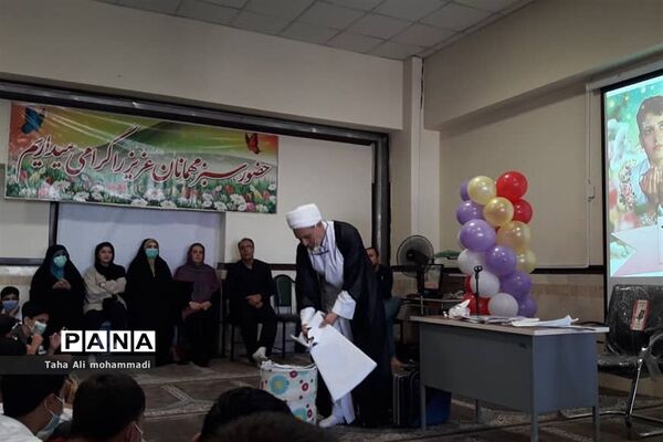 جشن تکلیف دانش آموزان پایه هشتم در شهرستان قدس