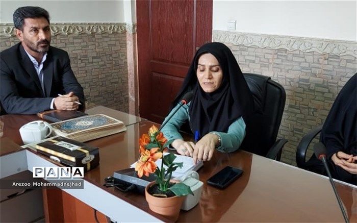 مهم‌ترین شاخصه رشد و تعالی  زنان شناخت حقوق و آگاهی آنان است