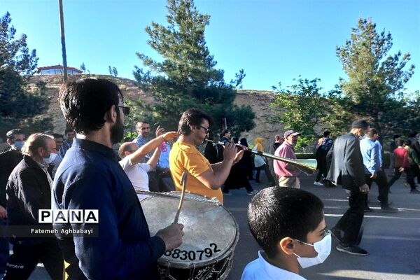 همایش پیاده‌روی امام رضایی‌ها در شهرکرد