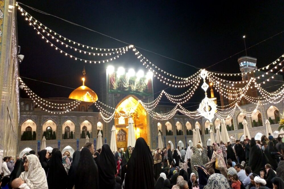 شب میلاد امام رضا (ع) در حرم مطهر رضوی