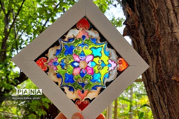 آثار هنری و تولیدی معلم درس هنر در رودهن