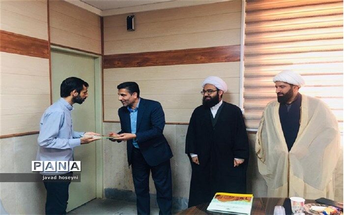 از فعالان نماز جماعت مدارس ورامین تقدیر شد