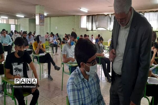 بازدید مدیر آموزش و پرورش منطقه 16 از حوزه‌های امتحانات نهایی 1401