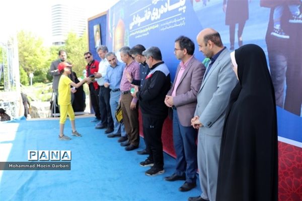 برگزاری همایش بزرگ پیاده‌روی خانوادگی در بوستان کوهسنگی مشهد