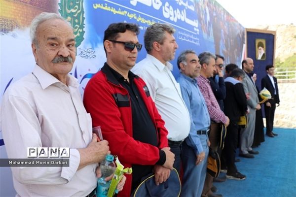 برگزاری همایش بزرگ پیاده‌روی خانوادگی در بوستان کوهسنگی مشهد