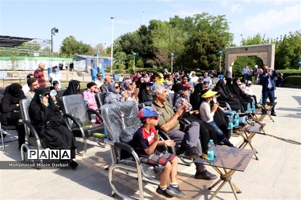 برگزاری همایش بزرگ پیاده‌روی خانوادگی در بوستان کوهسنگی مشهد