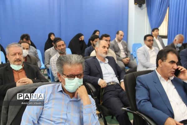 دیدار سرپرست و کارکنان جهاد کشاورزی با نماینده ولی فقیه