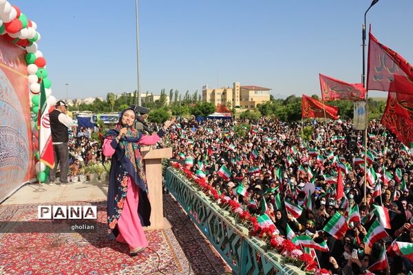 اجتماع عظیم سلام فرمانده با حضور دهه نودی‌ها در اردبیل