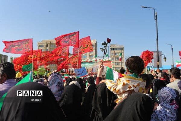 اجتماع عظیم سلام فرمانده با حضور دهه نودی‌ها در اردبیل