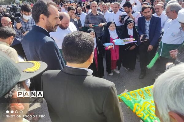 مراسم استقبال از کاروان زیر سایه خورشید