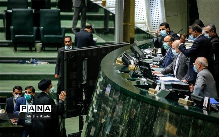 رئیس‌جمهوری برای دفاع از بودجه به مجلس رفت