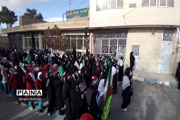 اجتماع بزرگ دانش‌‌آموزی فاطمیون در سورمق شهرستان آباده