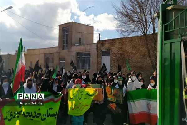 اجتماع بزرگ دانش‌‌آموزی فاطمیون در سورمق شهرستان آباده