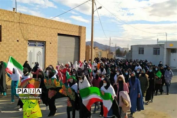 اجتماع بزرگ دانش‌‌آموزی فاطمیون در سورمق شهرستان آباده