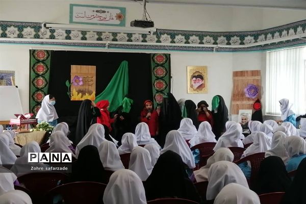 مراسم آیین گرامیداشت سالروز ورود رهبر معظم انقلاب در دبستان شاهد ابرکوه
