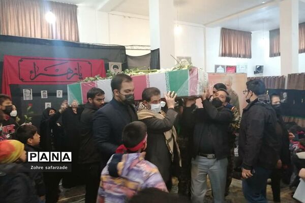 نسل سلیمانی‌ها به استقبال شهید گمنام در رودهن