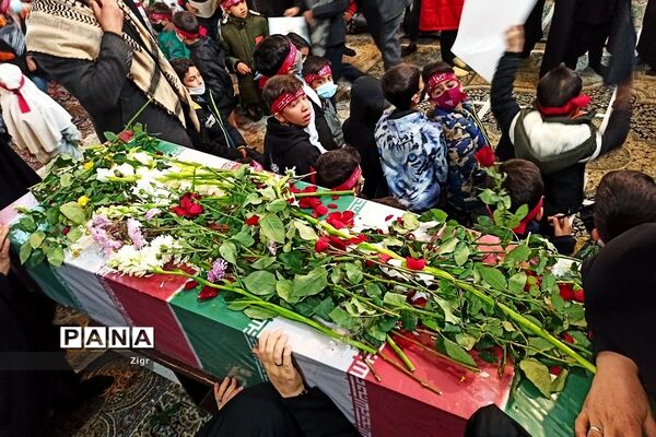 نسل سلیمانی‌ها به استقبال شهید گمنام در رودهن