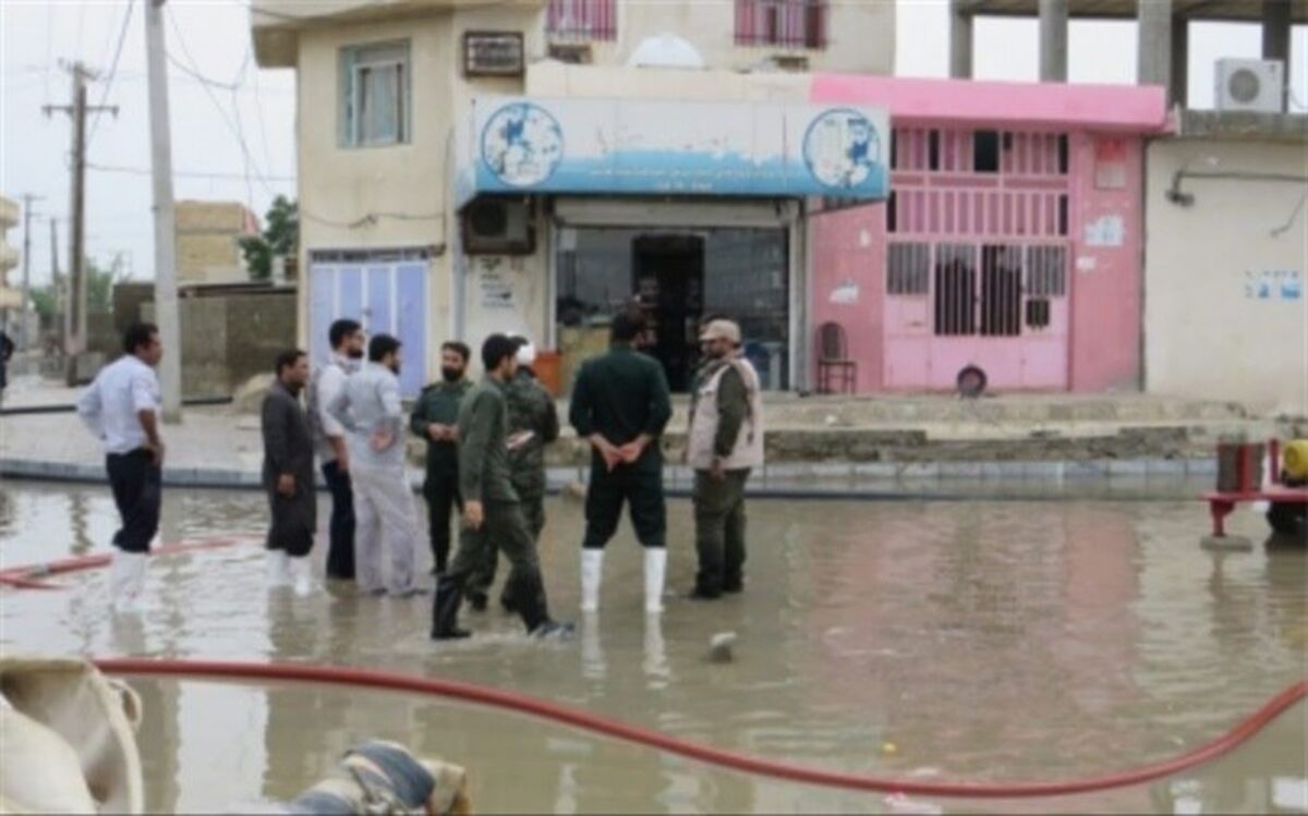 امدادرسانی نیروی دریایی سپاه به هموطنان مناطق سیل‌زده چابهار و کنارک