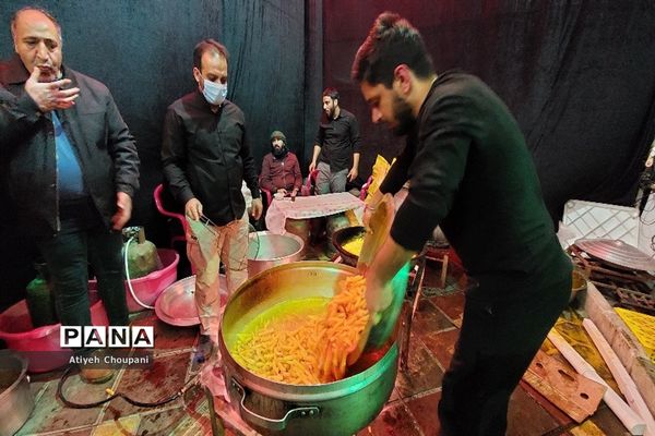 برپایی موکب هیات عشاق الزینب (س) به مناسبت شهادت حضرت زهرا در منطقه ۱۴