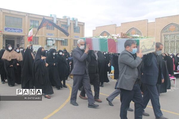 استقبال از شهید گمنام در مدرسه شهیده قضایی قم