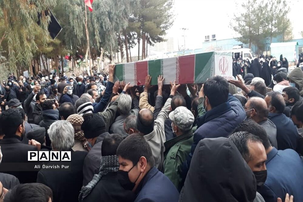 مراسم تشییع و خاکسپاری شهید گمنام در اردوگاه فاطمه الزهرا (س) زاهدان ۲