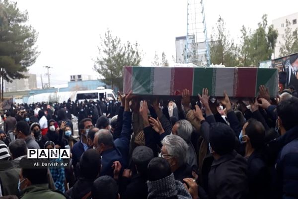 مراسم تشییع و خاکسپاری شهید گمنام در اردوگاه فاطمه الزهرا (س) زاهدان ۲