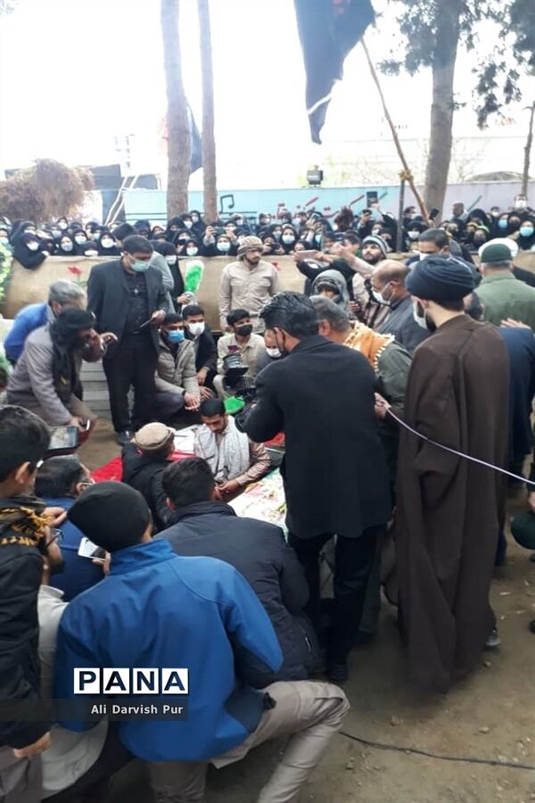 مراسم تشییع و خاکسپاری شهید گمنام در اردوگاه فاطمه الزهرا (س) زاهدان ۲