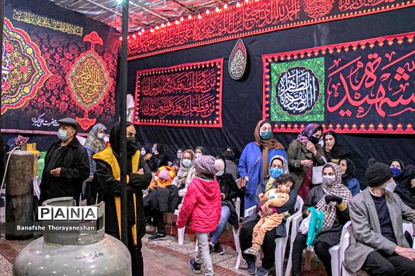 مراسم پخت و توزیع شله زرد به مناسبت سالگرد شهادت ام ابیها حضرت زهرا (س) در شیراز