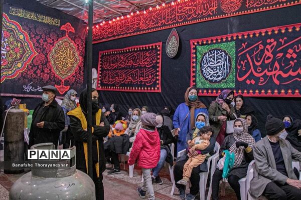مراسم پخت و توزیع شله زرد به مناسبت سالگرد شهادت ام ابیها حضرت زهرا (س) در شیراز