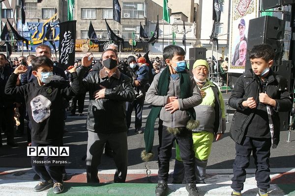 تجمع عزاداران فاطمی در میدان هفت‌تیر