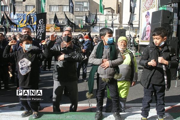 تجمع عزاداران فاطمی در میدان هفت‌تیر