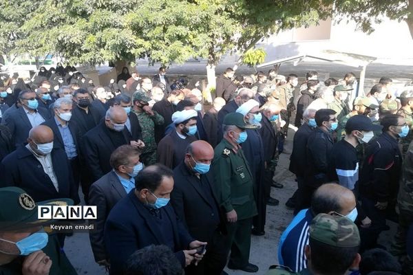 پیکر۴ شهید گمنام بر روی دستان مردم شهیدپرور بوشهر