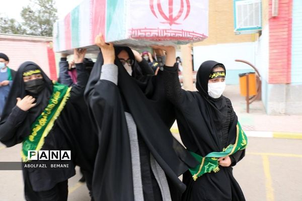 یادواره شهدا در مدرسه تمام تشکیلاتی شهید بیطرفان قم