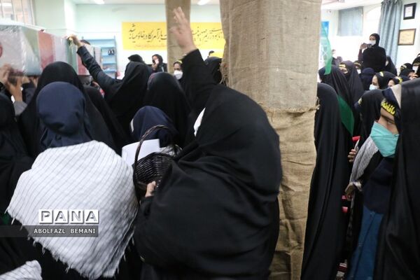یادواره شهدا در مدرسه تمام تشکیلاتی شهید بیطرفان قم