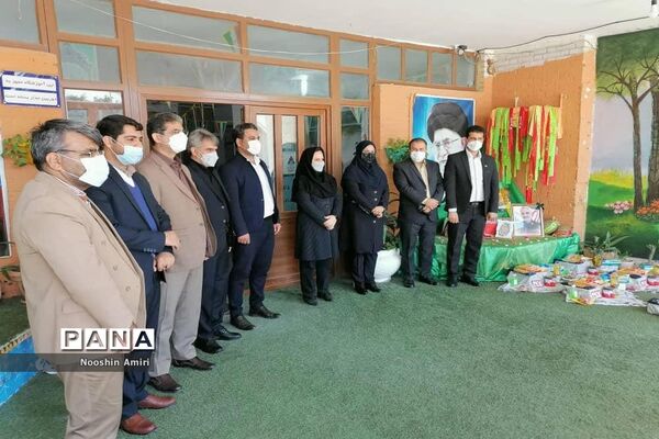 اهدای بسته‌های حمایتی به خانواده‌های کم توان مالی آموزشگاه
